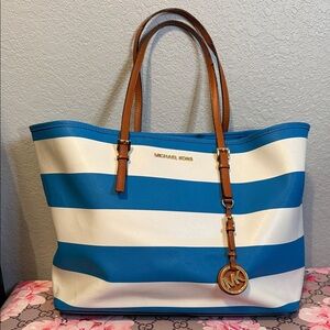 Michael Kors Jet Set Travel Blue and White Tote beg